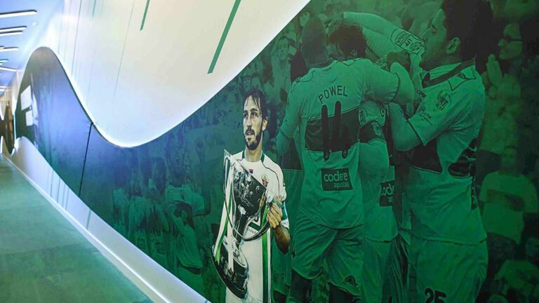 elche fc pasillo 5